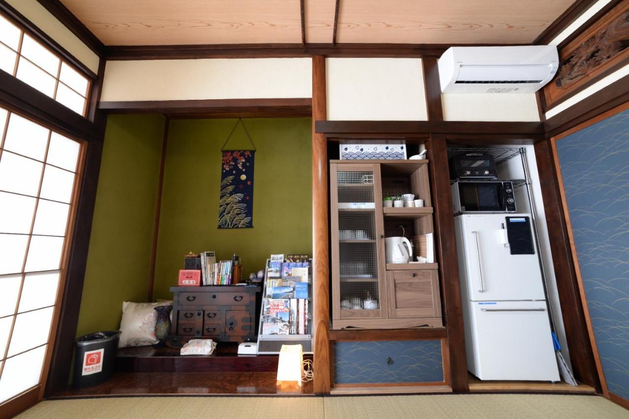 Guesthouse Iwase Toyama Station Exteriér fotografie
